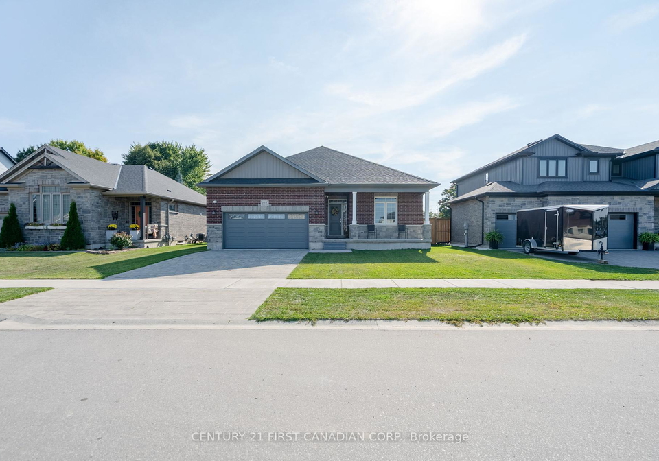 125-spencer-avenue-lucan-biddulph-ontario-x12413021