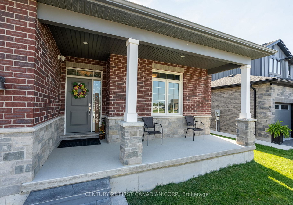 125-spencer-avenue-lucan-biddulph-ontario-x12413021