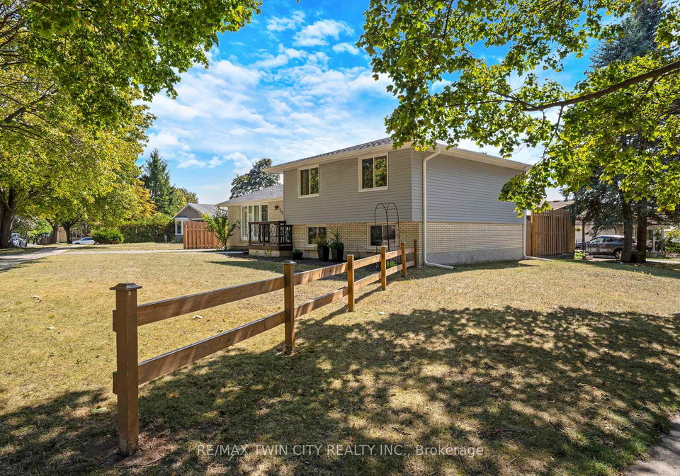 71-pepperwood-crescent-kitchener-ontario-x12413356
