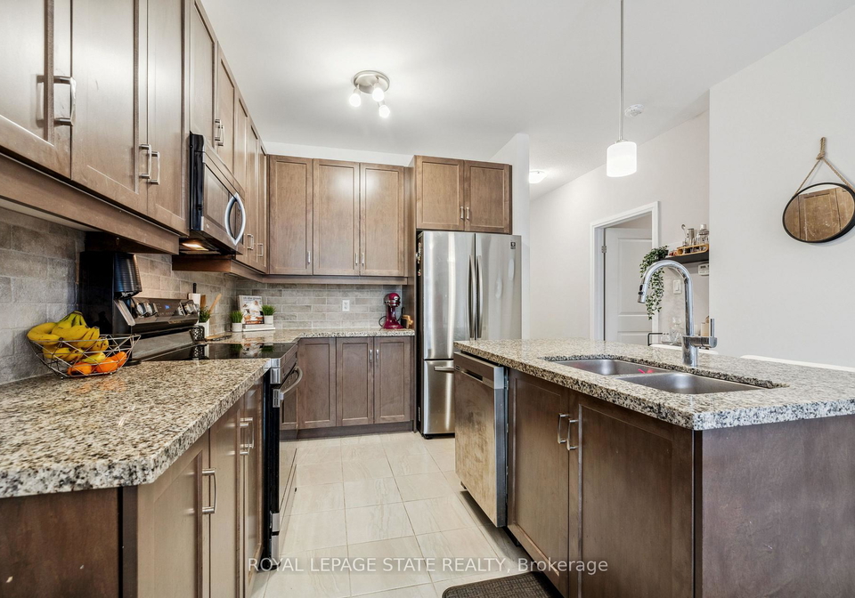 18-south-coast-circle-fort-erie-ontario-x12413636