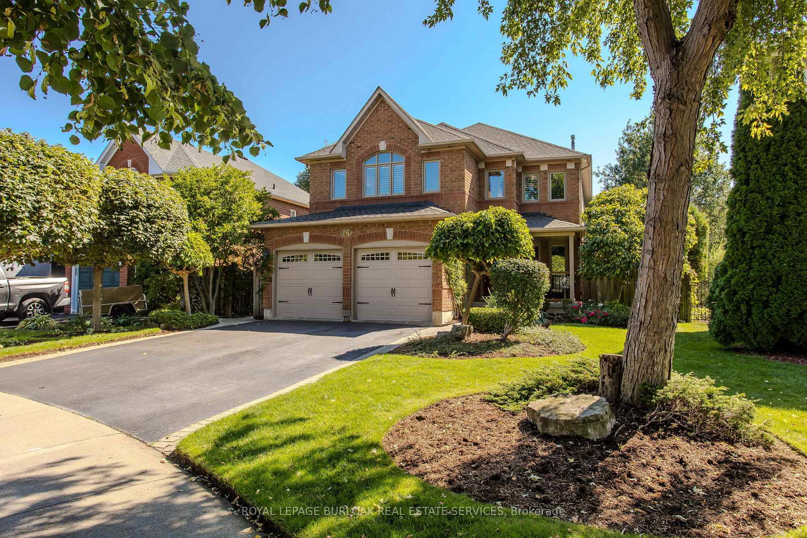 16-arnhem-court-hamilton-ontario-x12413817