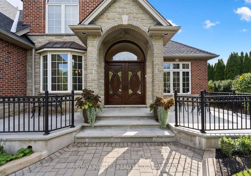 6748-domenic-crescent-niagara-falls-ontario-x12414828