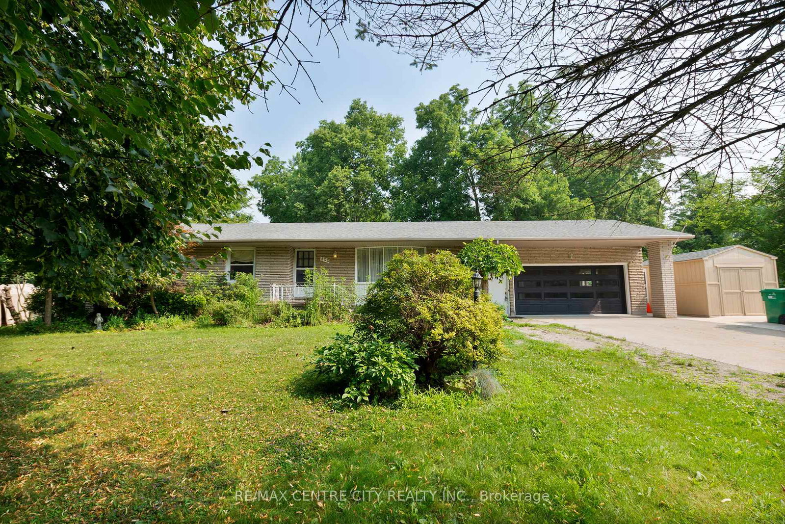 233-amy-street-southwest-middlesex-ontario-x12414961