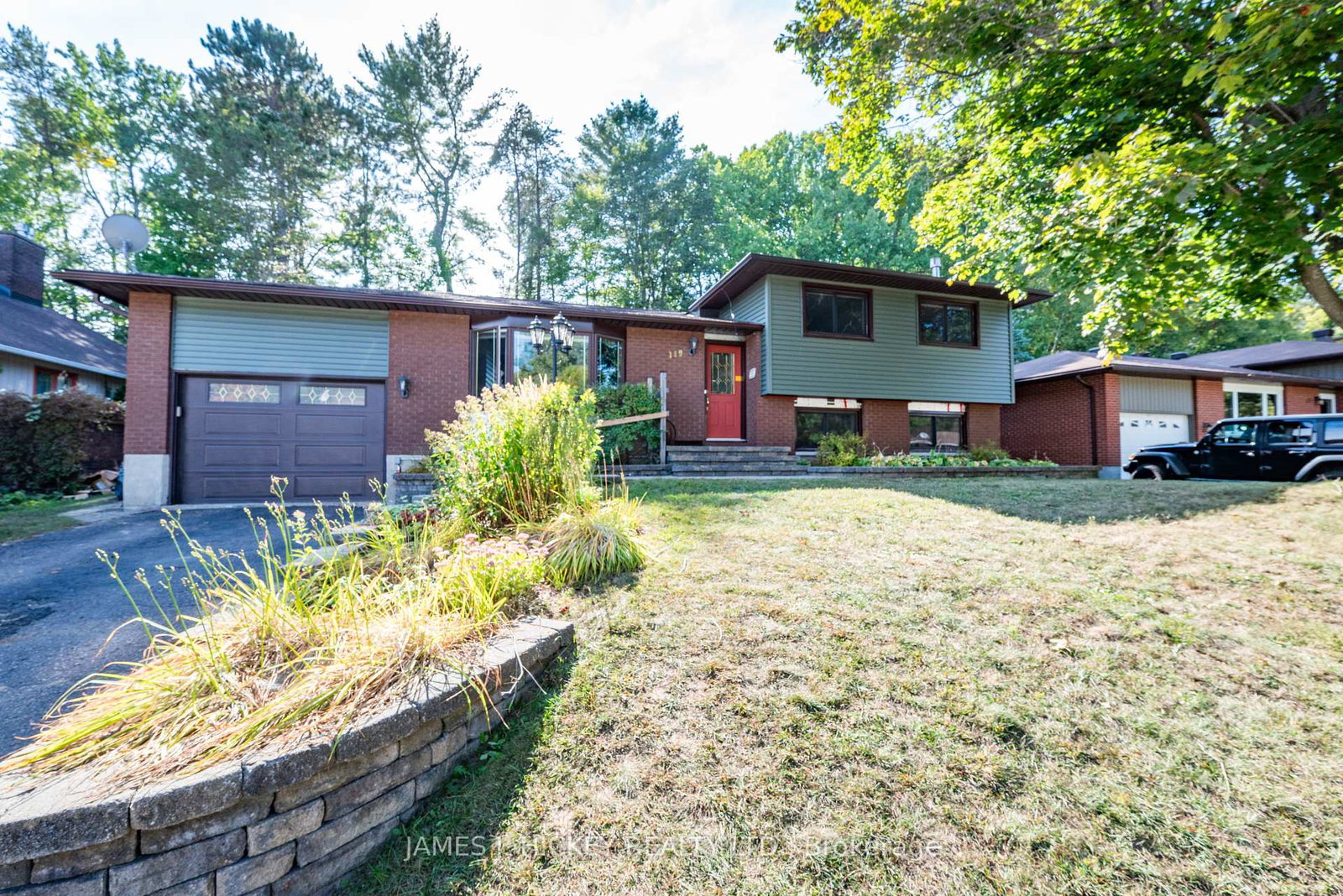 119-frontenac-crescent-deep-river-ontario-x12414977