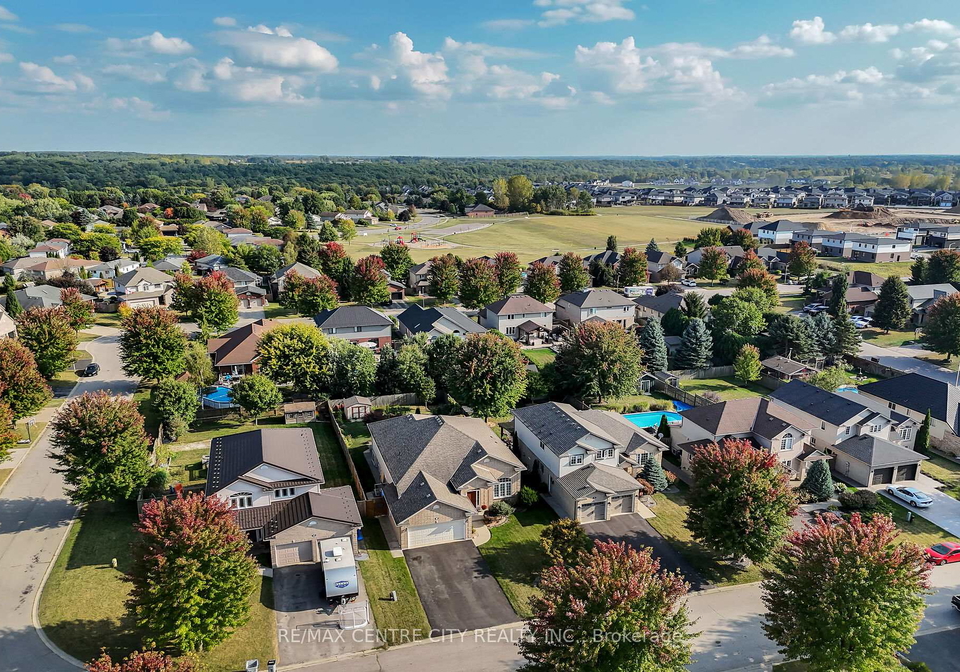 9-willard-crescent-middlesex-centre-ontario-x12415100