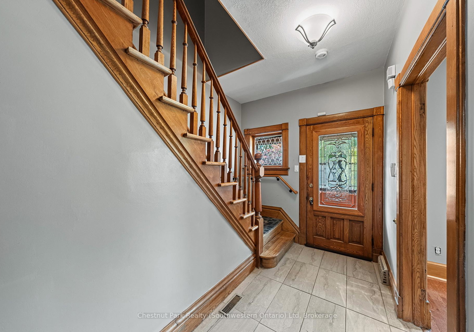 6-theresa-street-kitchener-ontario-x12415278