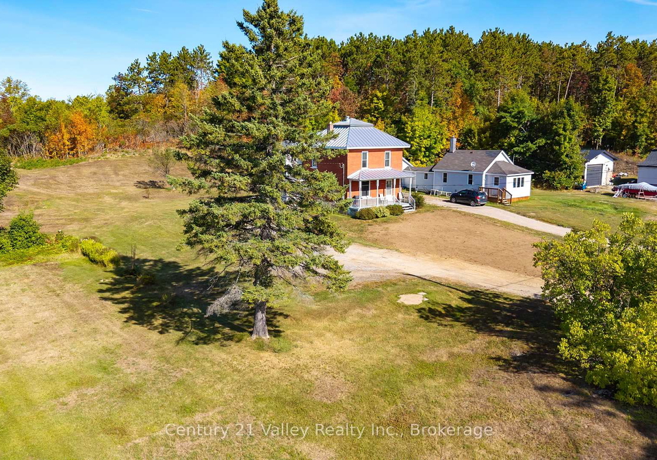 12699-lanark-road-greater-madawaska-ontario-x12415844