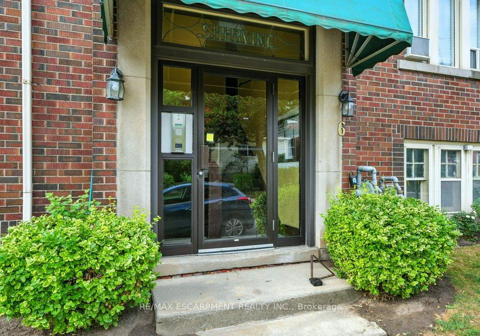 6-vineland-avenue-hamilton-ontario-x12416440