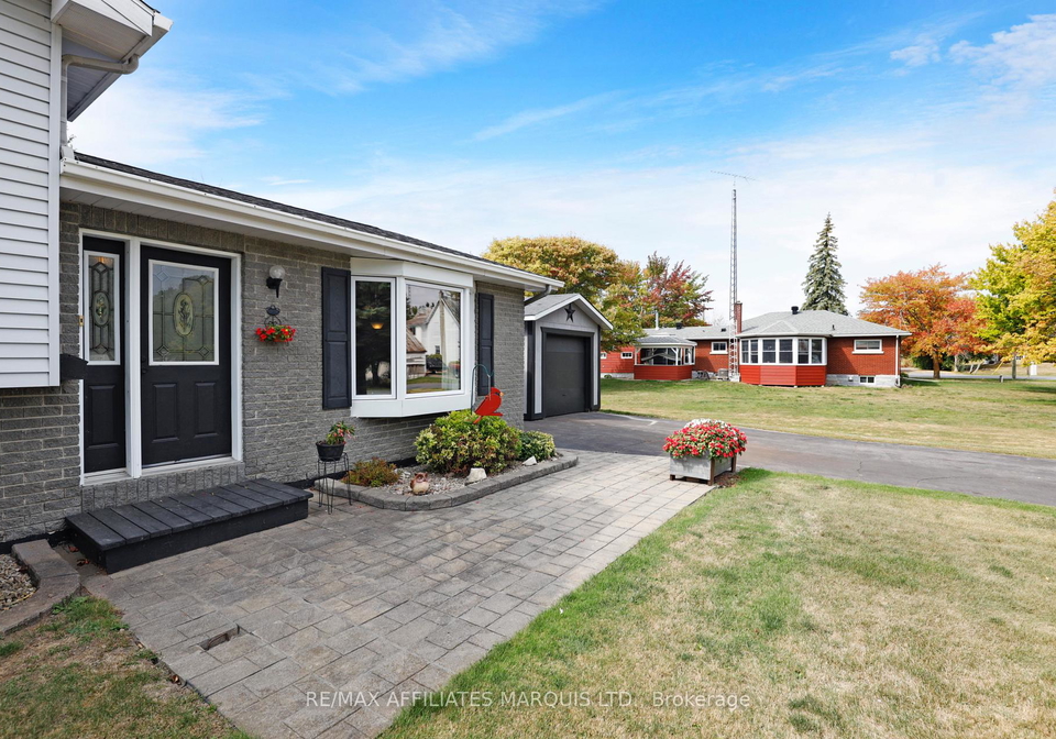 3294-st-john-street-n-north-stormont-ontario-x12416501