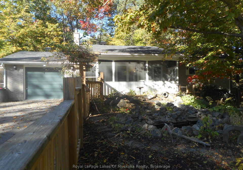 115-douglas-street-gravenhurst-ontario-x12417211