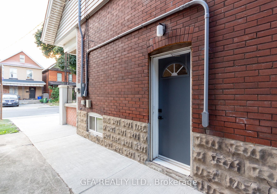 42-barnesdale-avenue-n-hamilton-ontario-x12417252