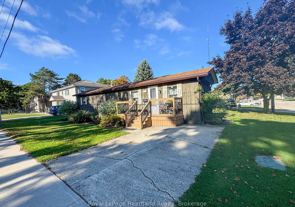 30-young-street-w-minto-ontario-x12418122
