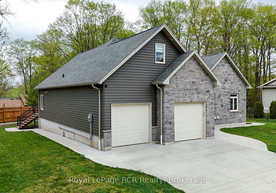 10-frederick-street-e-south-bruce-peninsula-ontario-x12418204