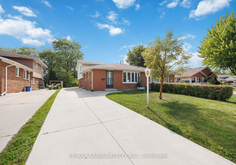 539-nassau-crescent-sarnia-ontario-x12418214