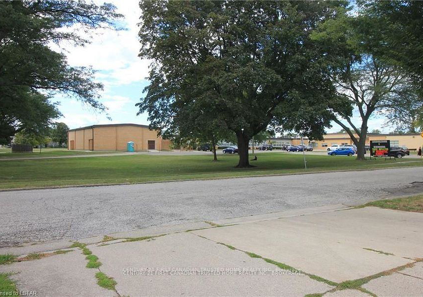 686-kember-avenue-sarnia-ontario-x12418359