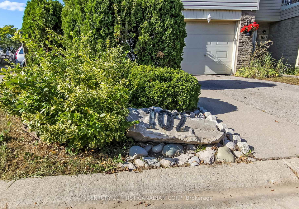 700-osgoode-drive-london-south-ontario-x12418737