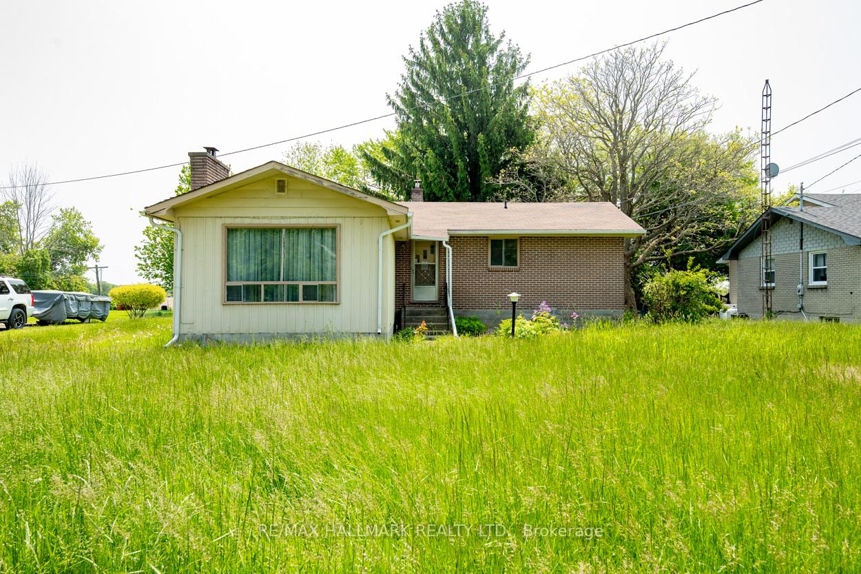 154-county-road-28-prince-edward-county-ontario-x12418927