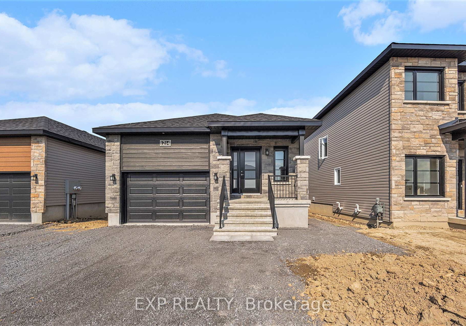 1214-montblanc-crescent-russell-ontario-x12419388