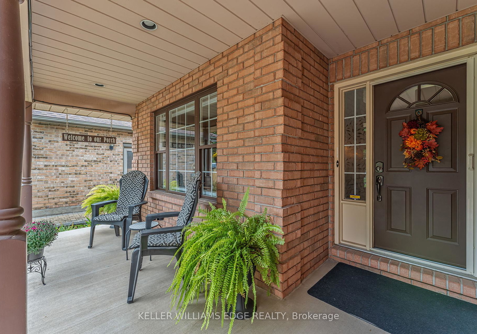 8-oakridge-boulevard-pelham-ontario-x12419459