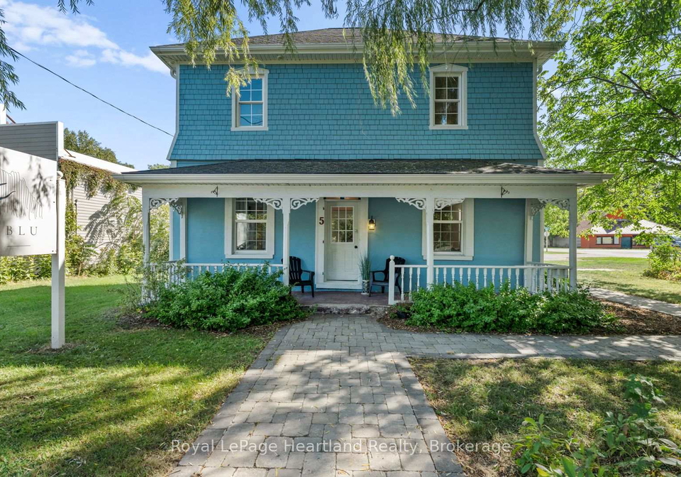 5-the-square-bluewater-ontario-x12419523
