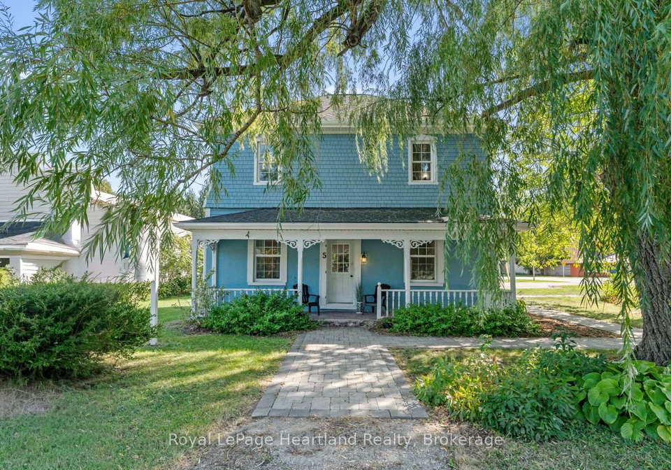 5-the-square-bluewater-ontario-x12419523
