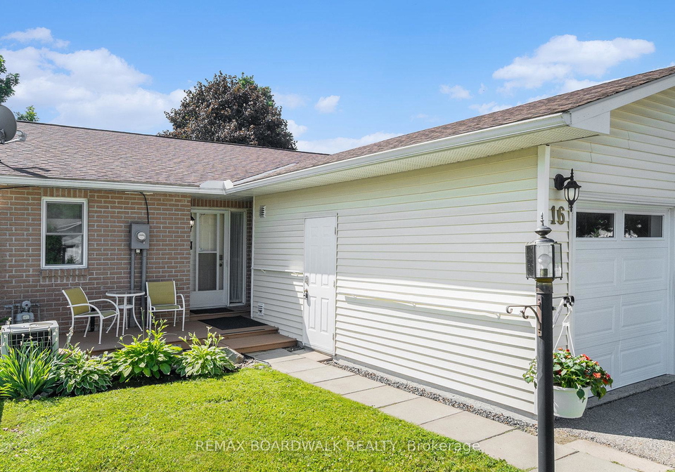 16-lally-lane-perth-ontario-x12421357