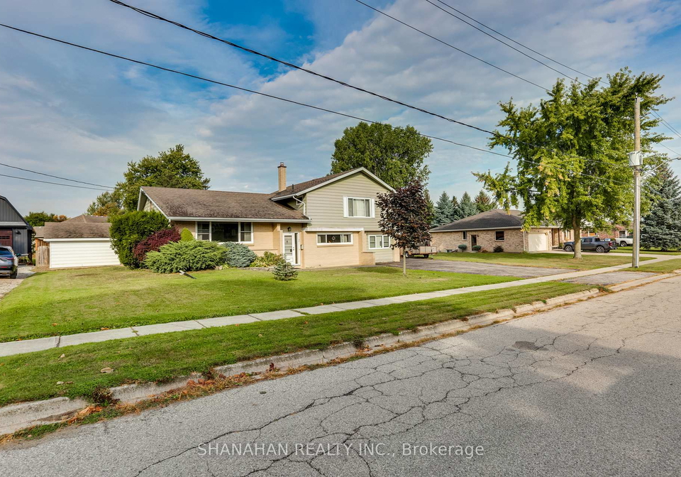 38-street-warwick-ontario-x12421401