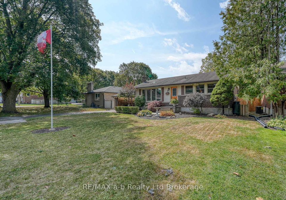 8-dean-crescent-ingersoll-ontario-x12421527
