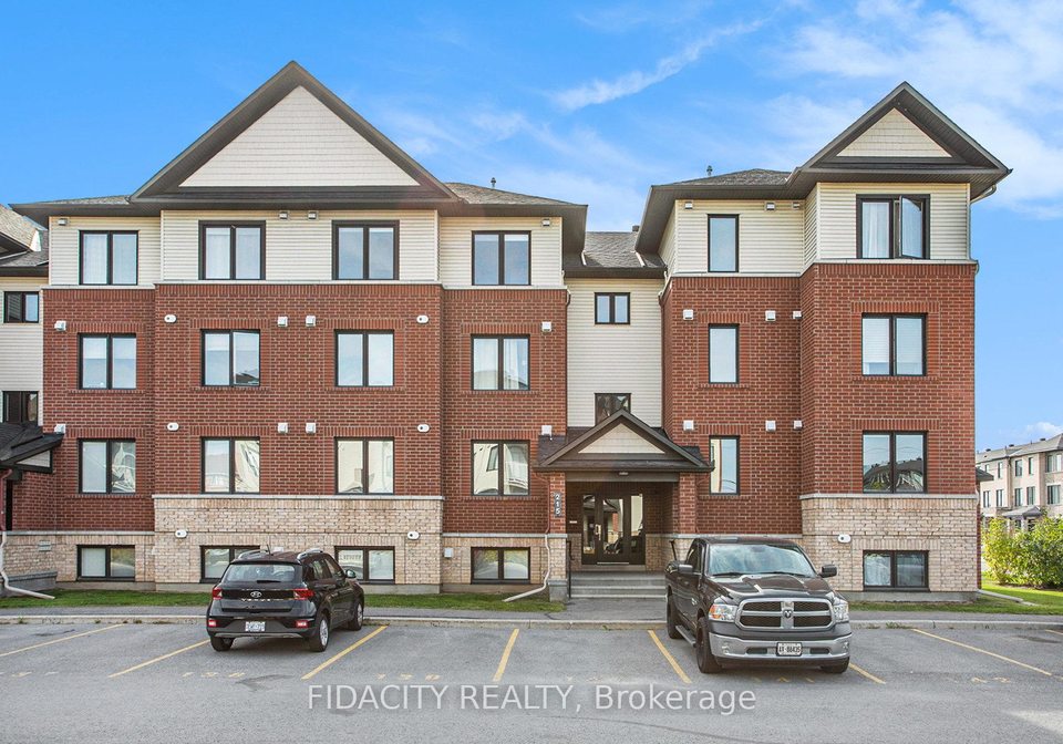 215-bluestone-private-ottawa-ontario-x12421612