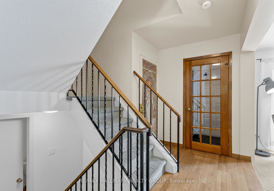 7-naismith-crescent-kanata-ontario-x12421817