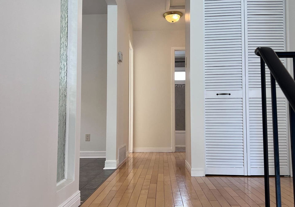 1394-plumber-avenue-ottawa-ontario-x12422576