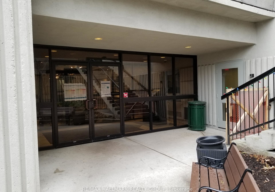 158-c-mcarthur-avenue-ottawa-ontario-x12422993
