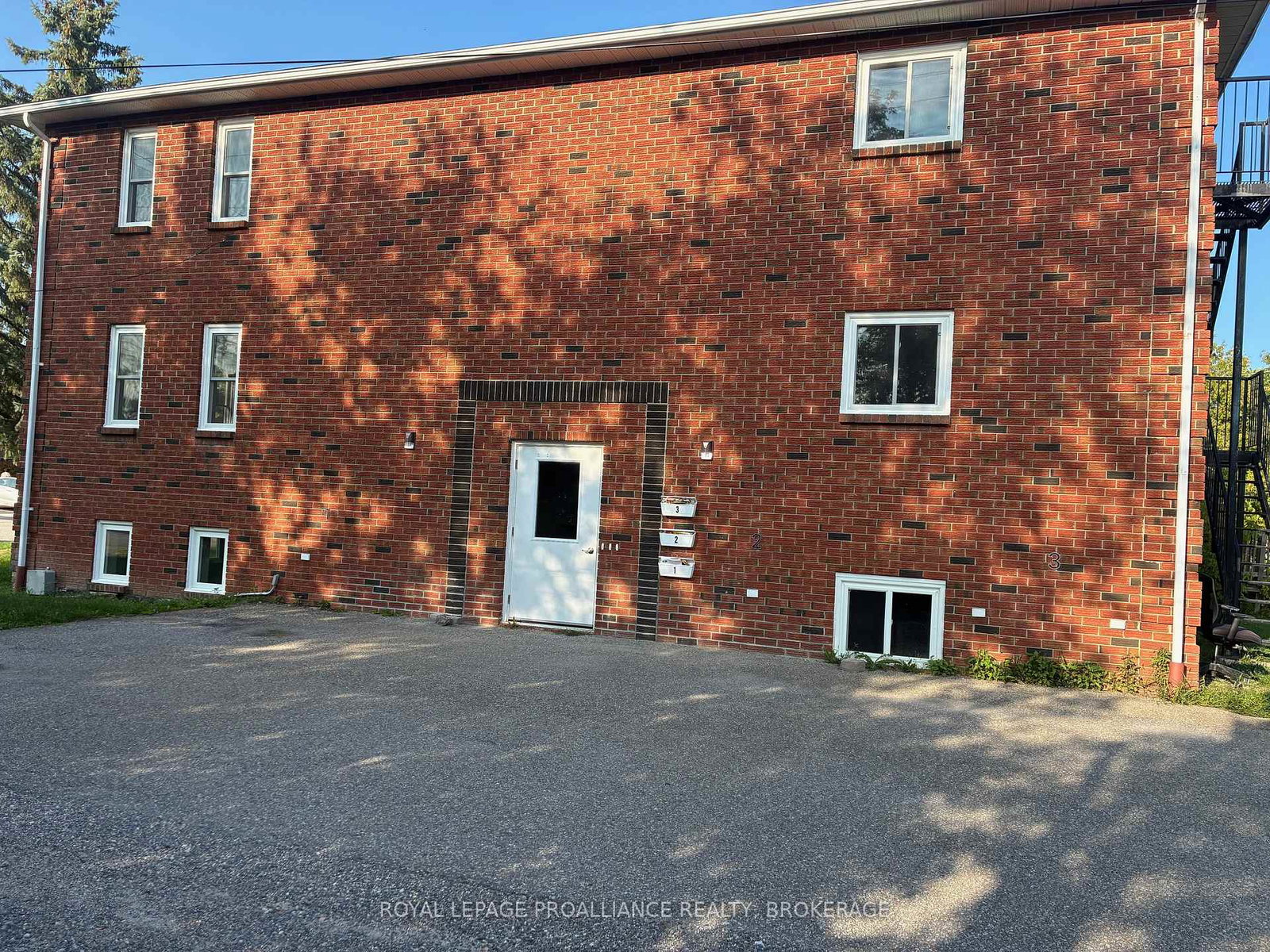 565-emma-street-gananoque-ontario-x12423079