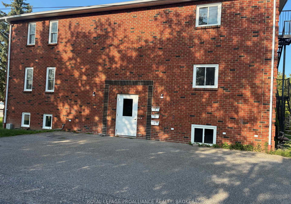 565-emma-street-gananoque-ontario-x12423079