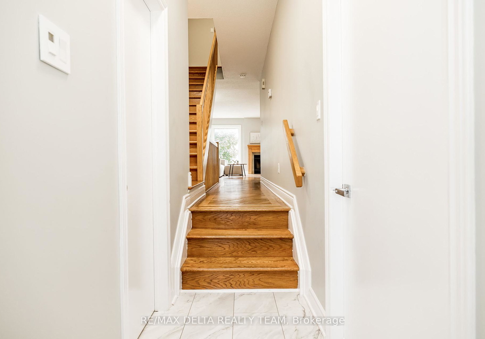 1540-briarfield-crescent-ottawa-ontario-x12423167