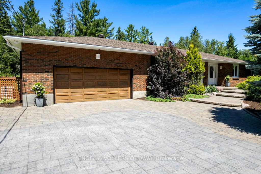 656-spruce-ridge-road-ottawa-ontario-x12423227