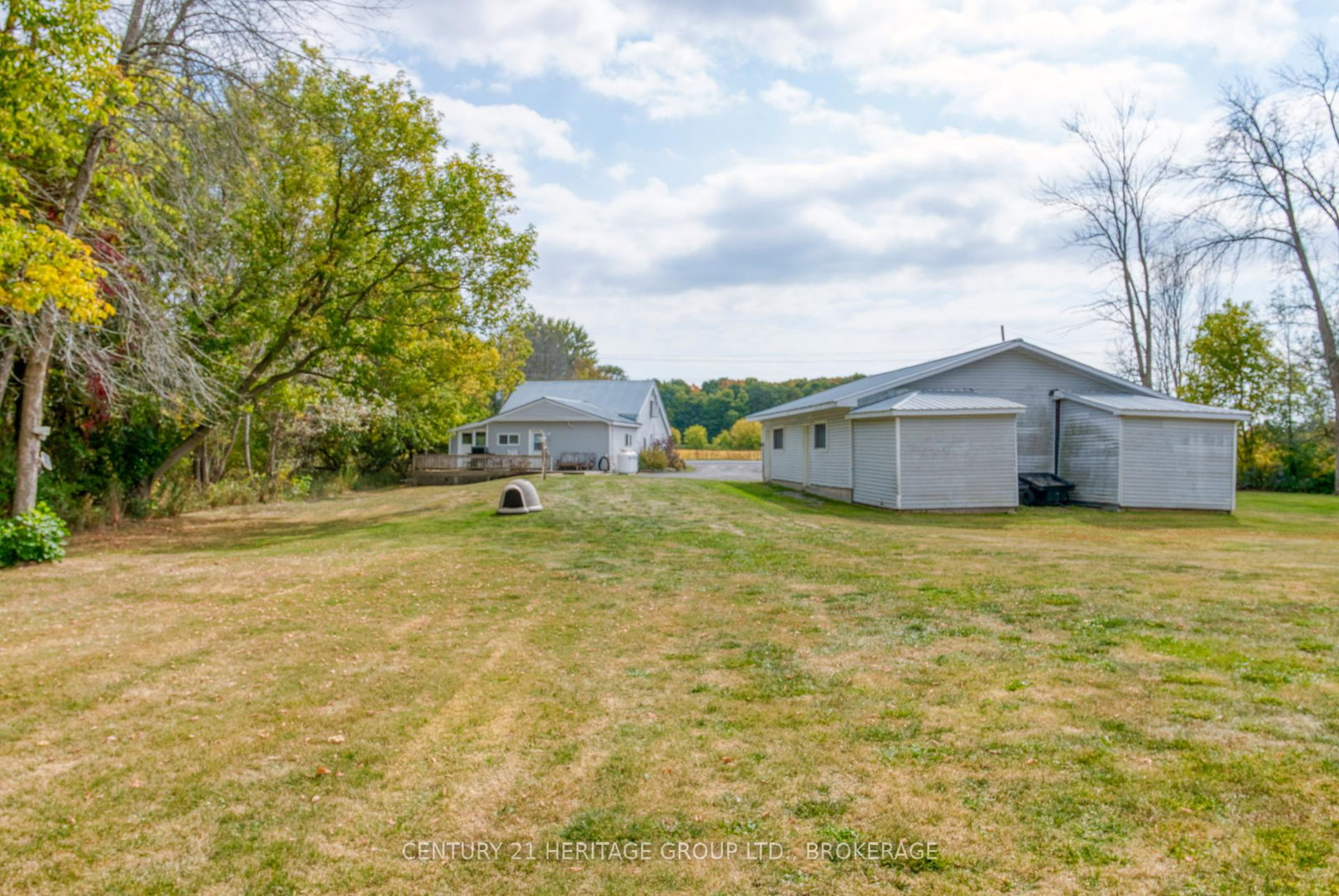6913-county-2-road-loyalist-ontario-x12423336