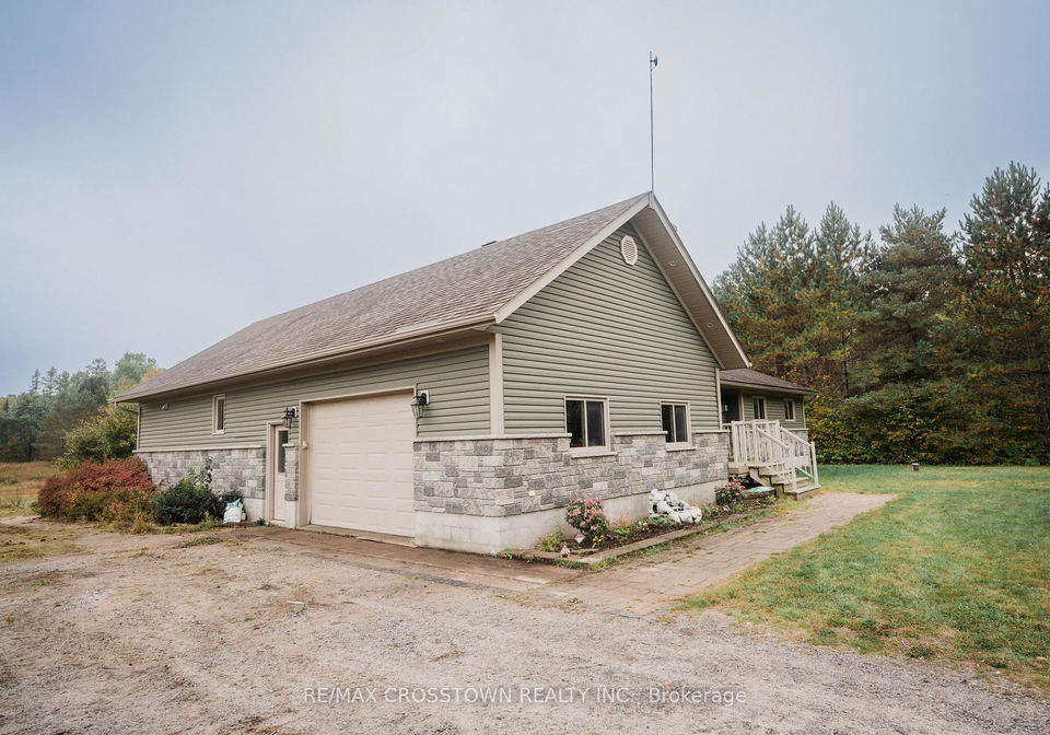 15-macharstrong-boundary-road-strong-ontario-x12423788