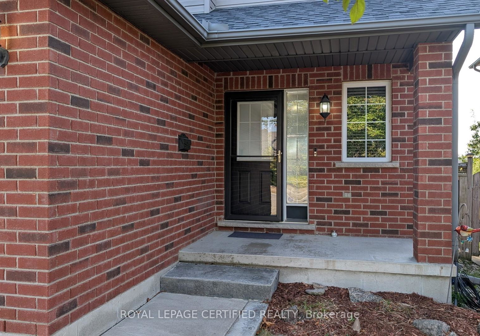 628-hummingbird-crescent-woodstock-ontario-x12424035