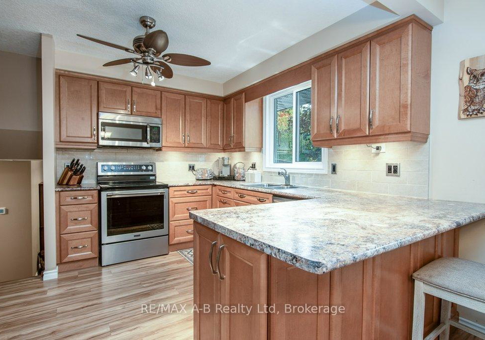 35-tecumseh-crescent-kitchener-ontario-x12424110
