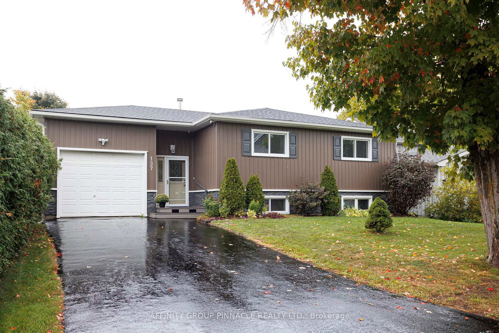 137-queen-street-kawartha-lakes-ontario-x12424134