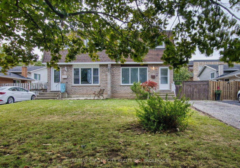 18-prince-paul-crescent-st-catharines-ontario-x12424342