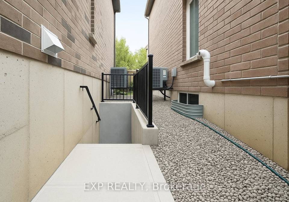 526-woodbine-avenue-kitchener-ontario-x12424495
