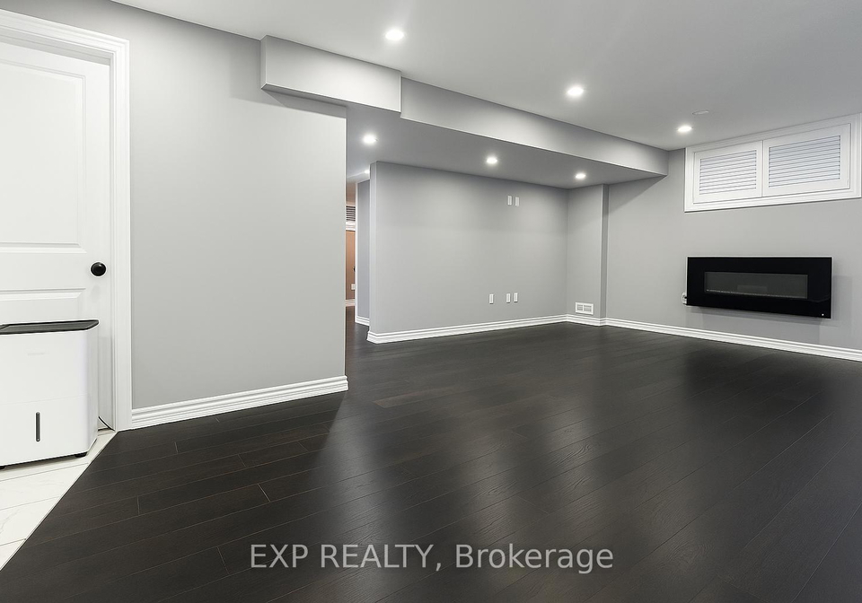 526-woodbine-avenue-kitchener-ontario-x12424495