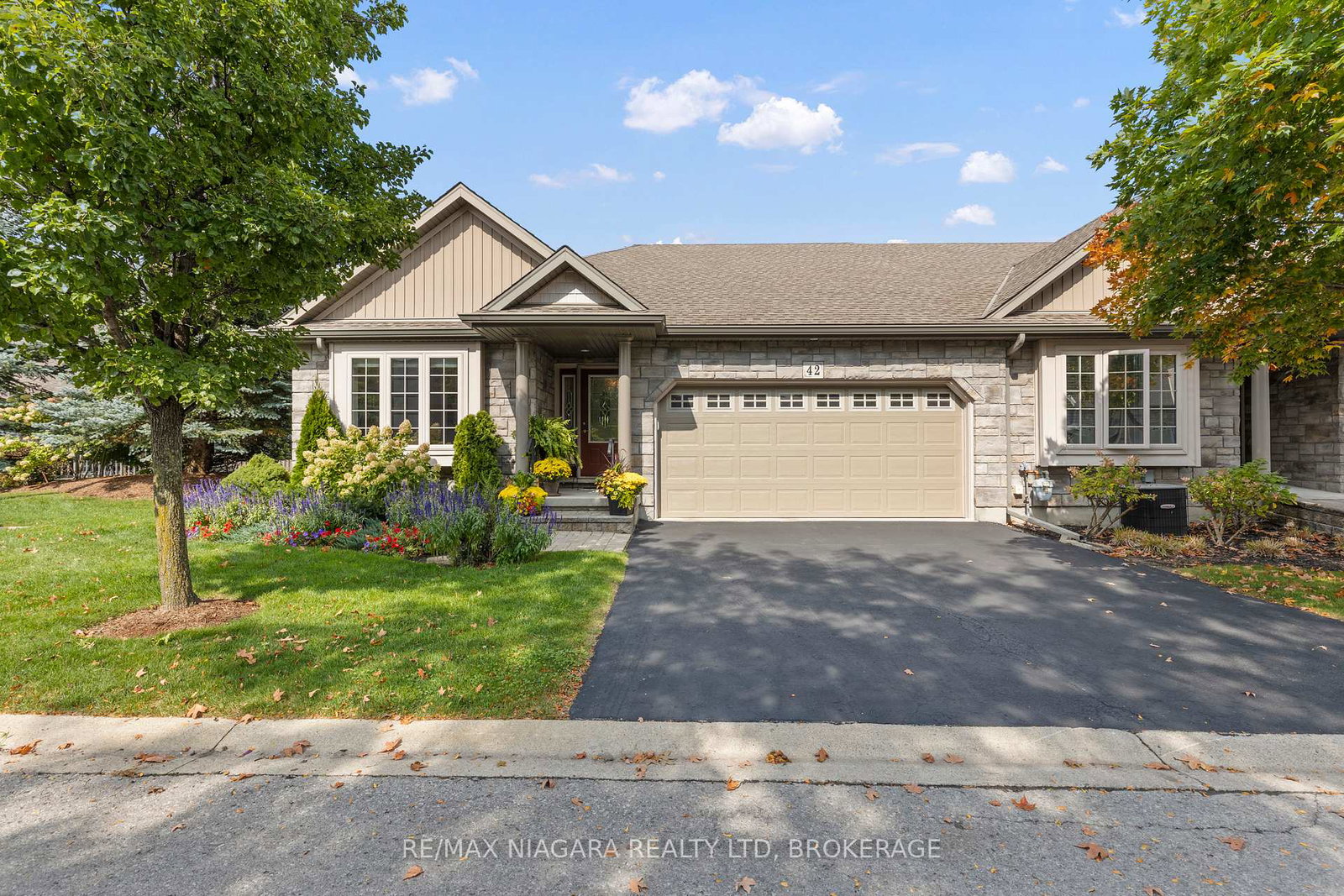 42-rose-glen-crescent-niagara-on-the-lake-ontario-x12424915