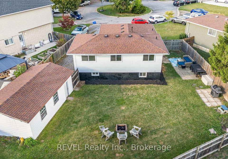16-roxborough-court-st-catharines-ontario-x12425175