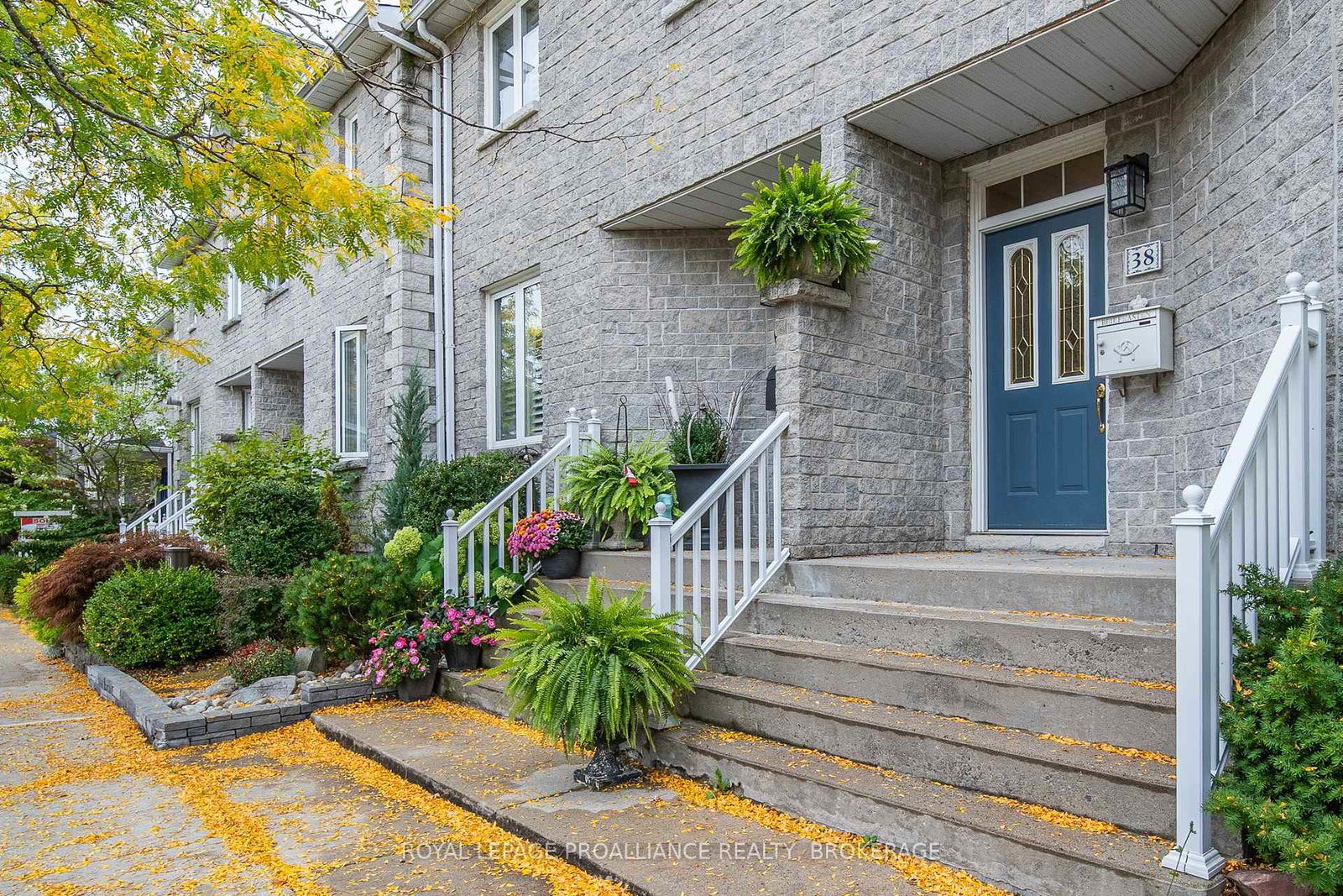 38-yonge-street-kingston-ontario-x12425473