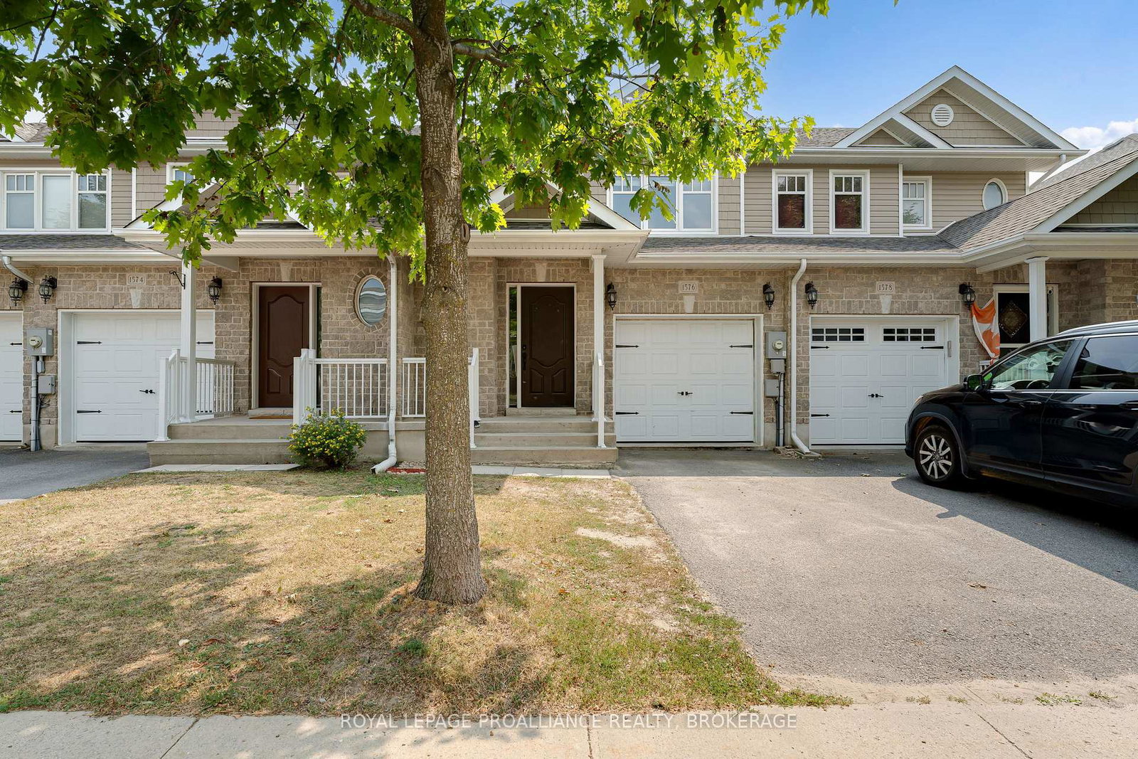 1576-crimson-crescent-kingston-ontario-x12425475