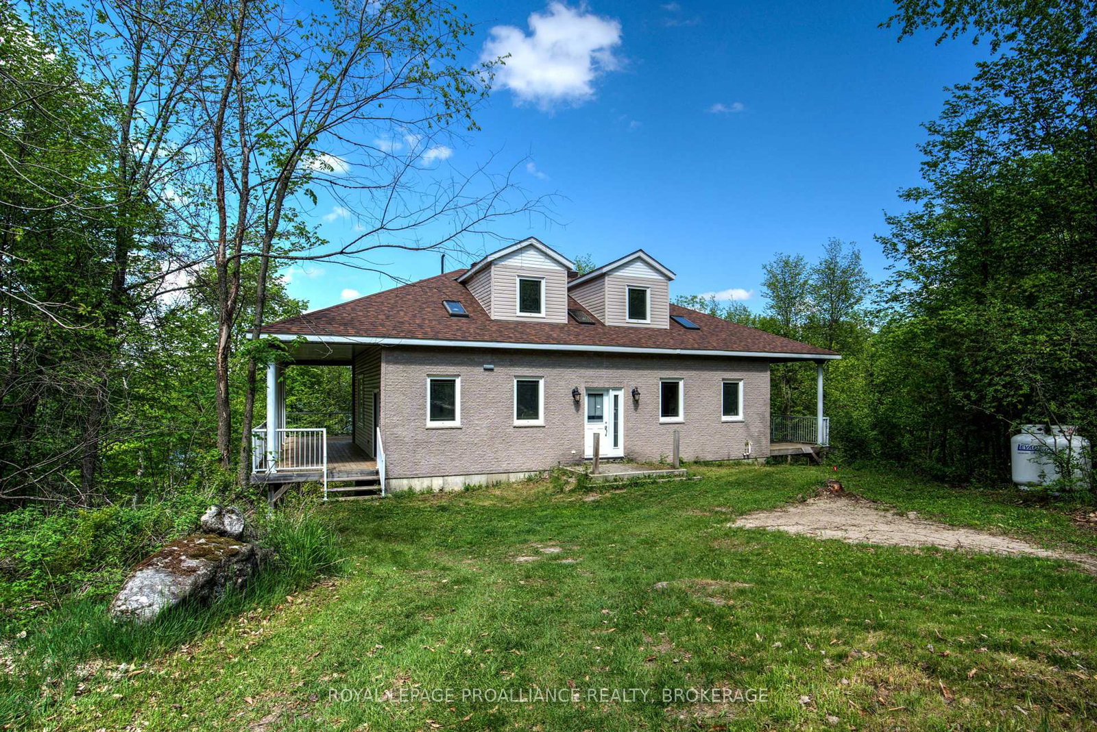 124-granite-hills-tay-valley-ontario-x12425570