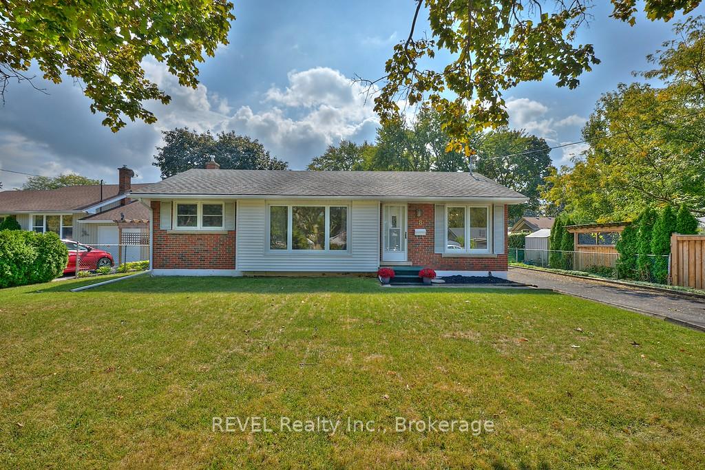 8-harbour-street-st-catharines-ontario-x12425644